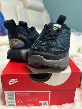 Nike Kids Black and Blue Air Max DN Slip-On Sneakers